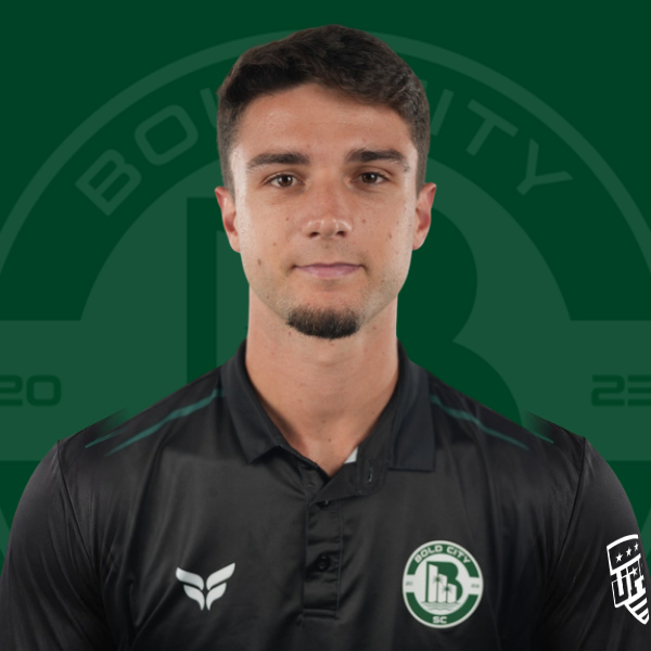 Midfielder Enzo Beatrix
