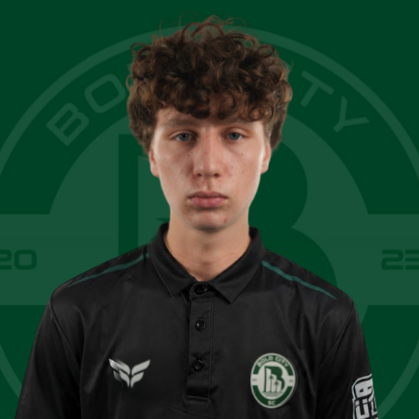 Midfielder Peyton Summer